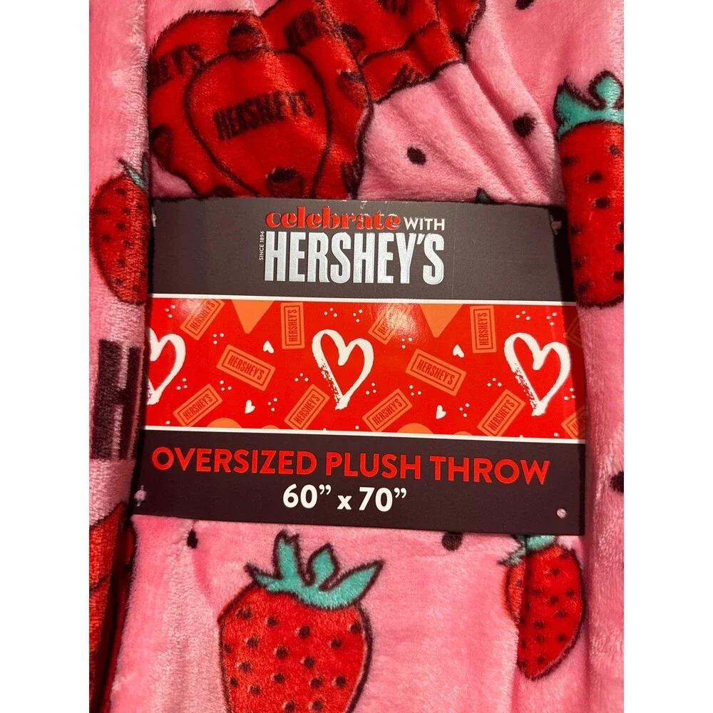 Viral Hersey’s Valentine Blanket “Strawberry Crème Hearts